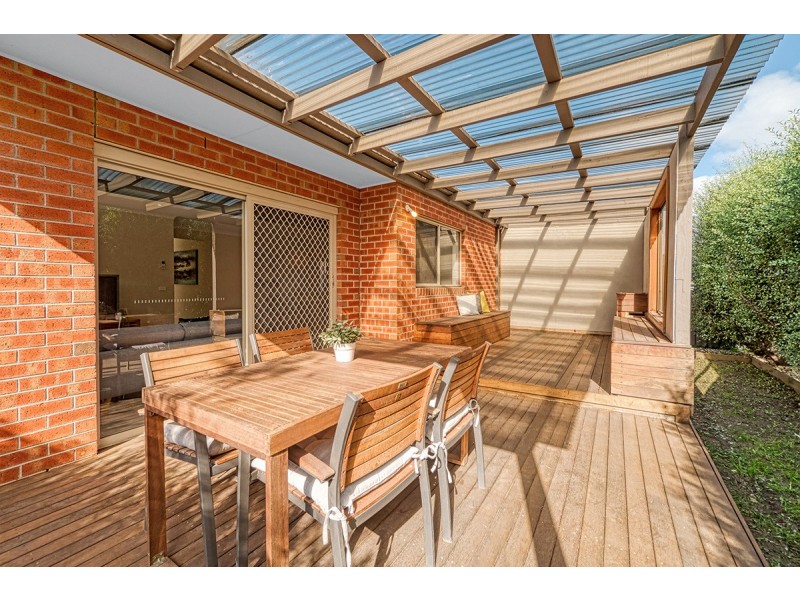 8 Lusitano Way, Clyde North VIC 3978