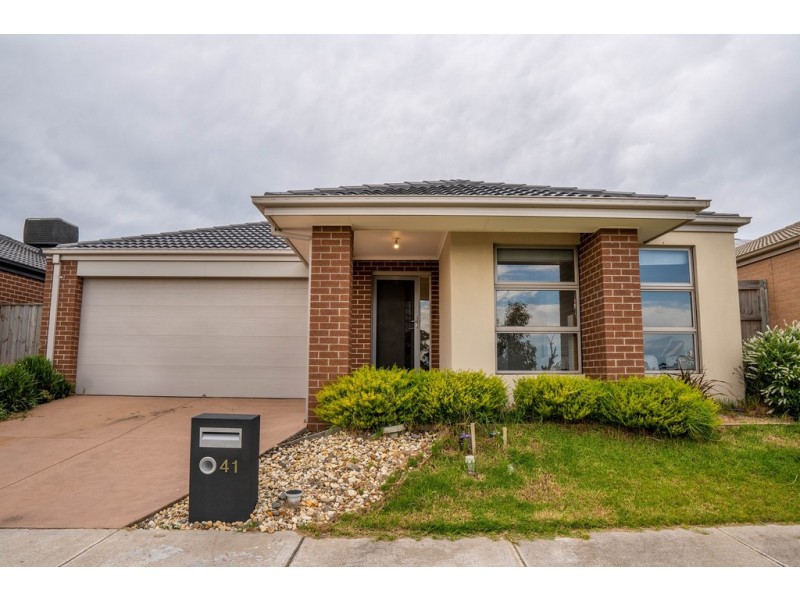 41 Avonbury Circuit, Cranbourne West VIC 3977