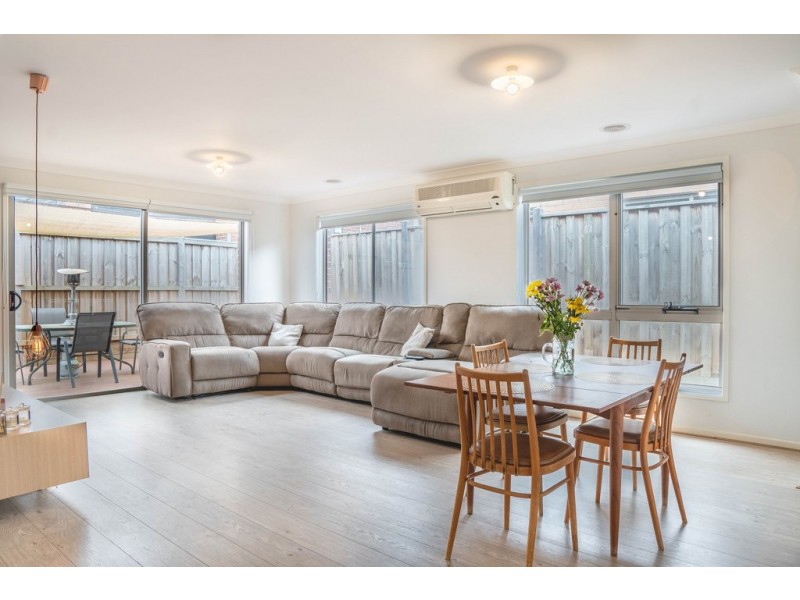 41 Avonbury Circuit, Cranbourne West VIC 3977