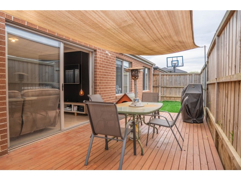 41 Avonbury Circuit, Cranbourne West VIC 3977