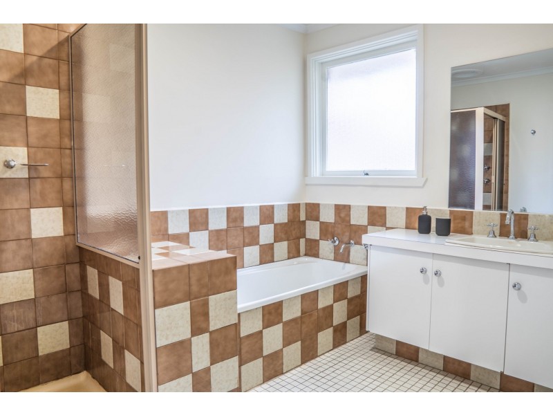 4 Wolf Court, Endeavour Hills VIC 3802