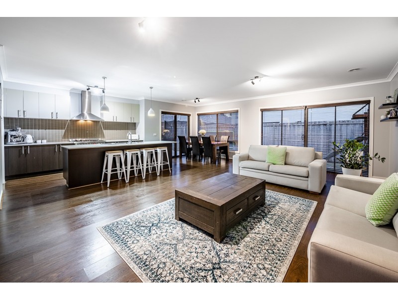 10 Monique Rose Drive, Cranbourne West VIC 3977