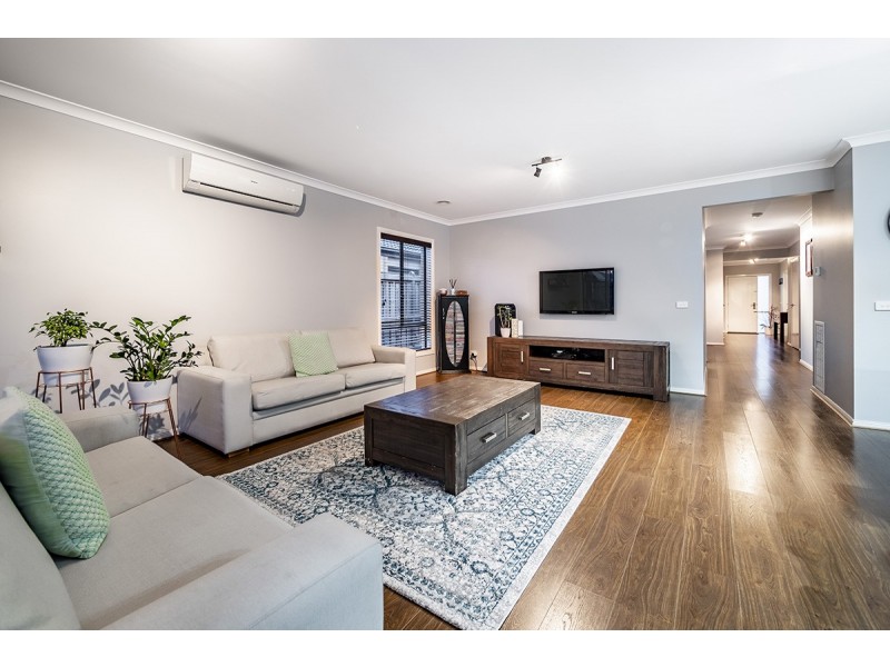 10 Monique Rose Drive, Cranbourne West VIC 3977