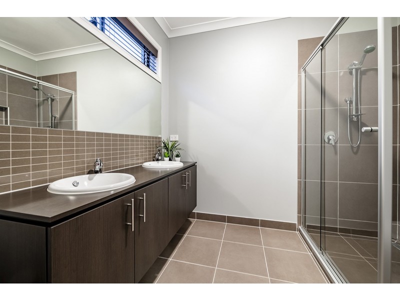 10 Monique Rose Drive, Cranbourne West VIC 3977