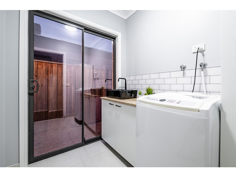 10 Monique Rose Drive, Cranbourne West VIC 3977