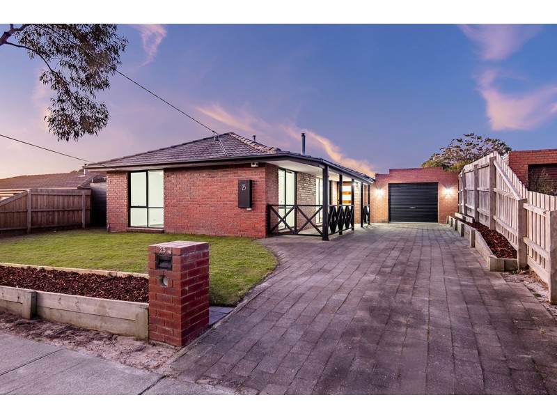 25 Cockatoo Drive, Carrum Downs VIC 3201