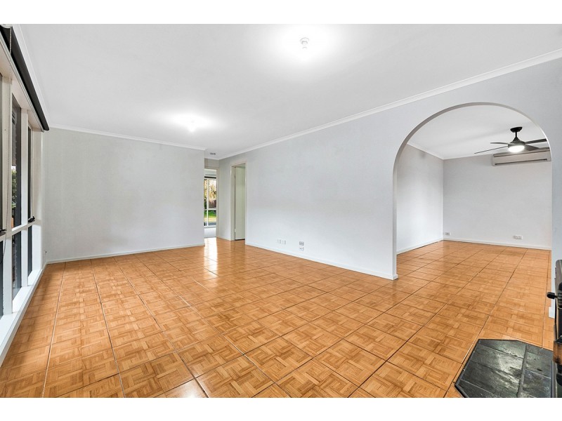 25 Cockatoo Drive, Carrum Downs VIC 3201