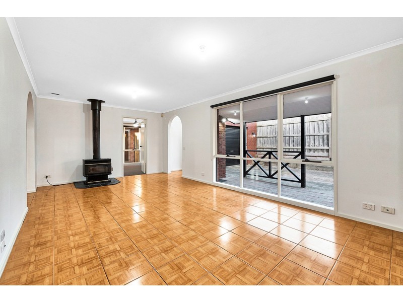 25 Cockatoo Drive, Carrum Downs VIC 3201