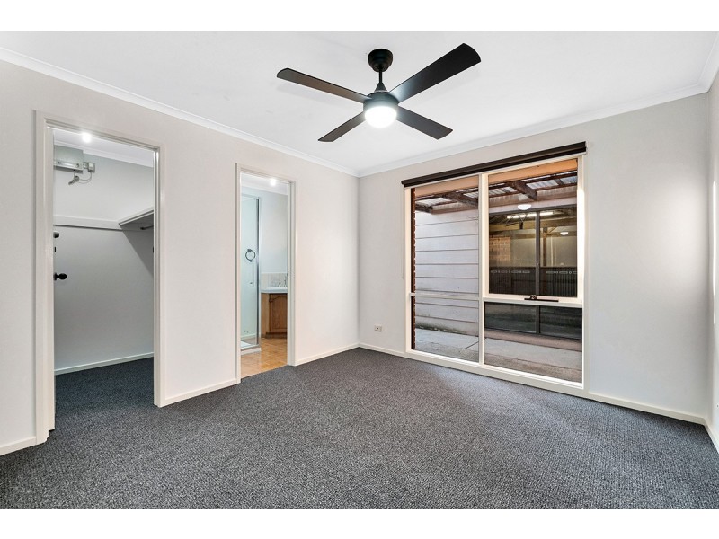 25 Cockatoo Drive, Carrum Downs VIC 3201