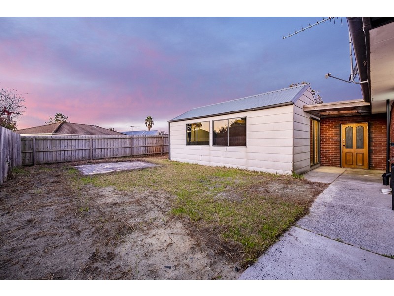 25 Cockatoo Drive, Carrum Downs VIC 3201