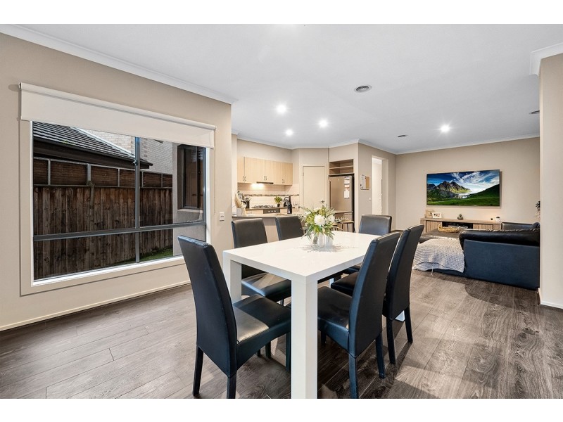 5 Flowering Gum Lane, Sandhurst VIC 3977