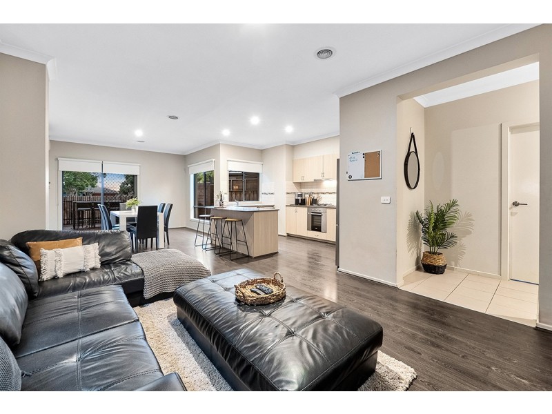 5 Flowering Gum Lane, Sandhurst VIC 3977