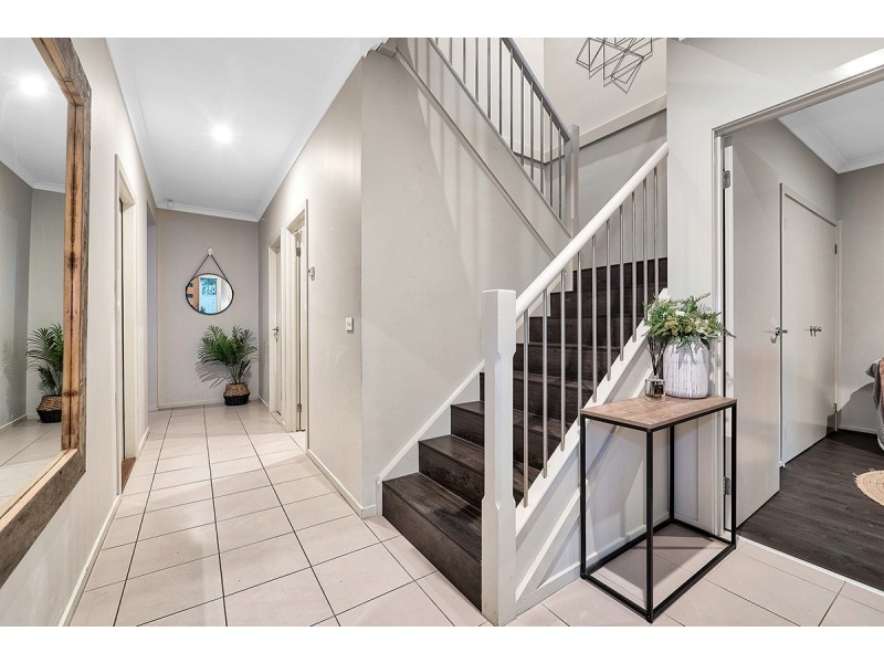 5 Flowering Gum Lane, Sandhurst VIC 3977