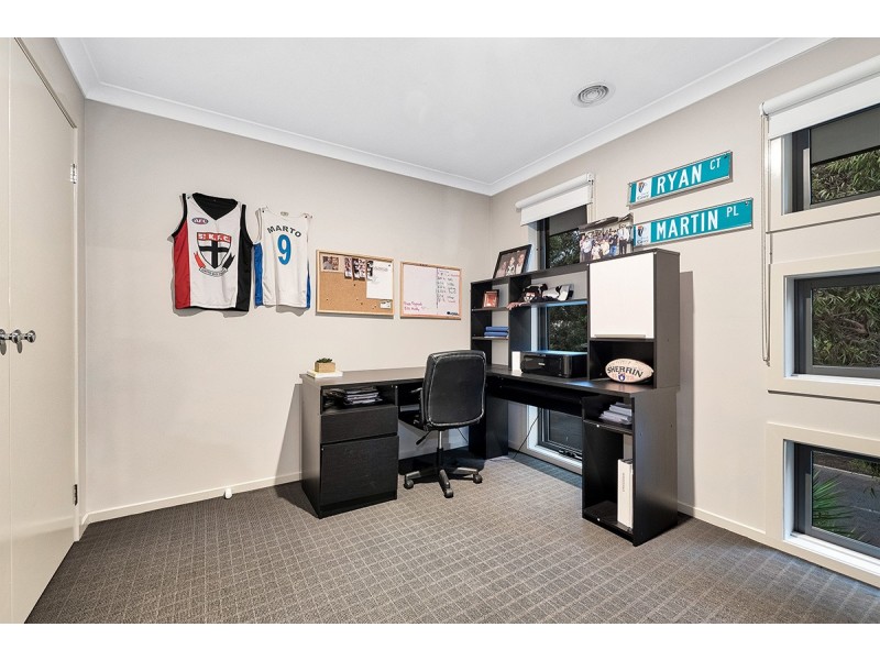 5 Flowering Gum Lane, Sandhurst VIC 3977