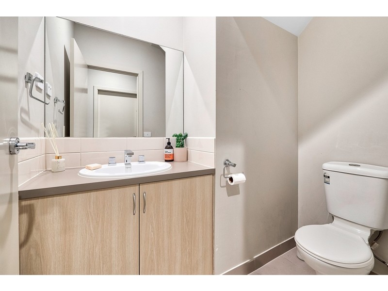 5 Flowering Gum Lane, Sandhurst VIC 3977