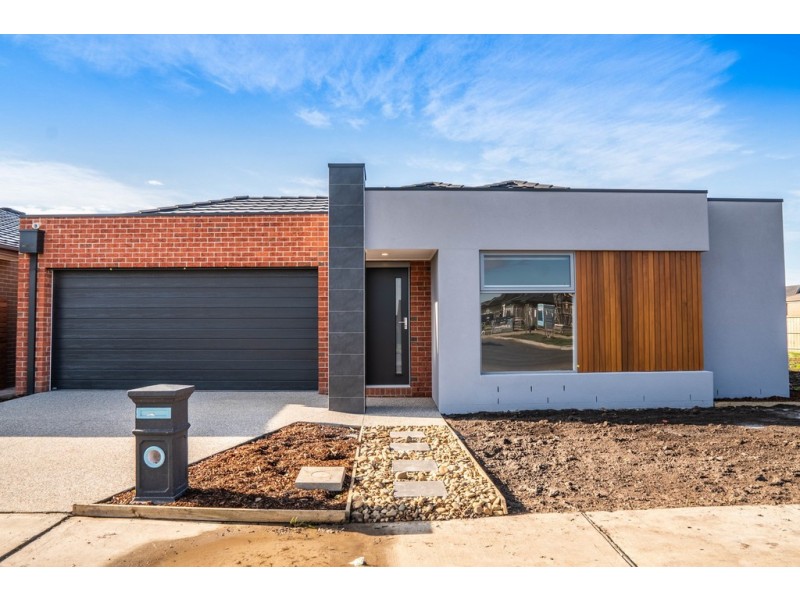 10 Bowler Avenue, Clyde VIC 3978
