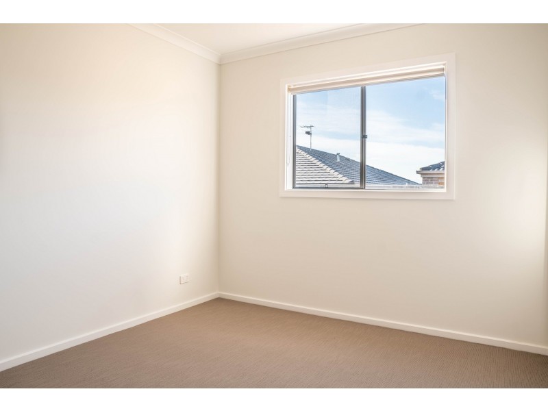 10 Bowler Avenue, Clyde VIC 3978