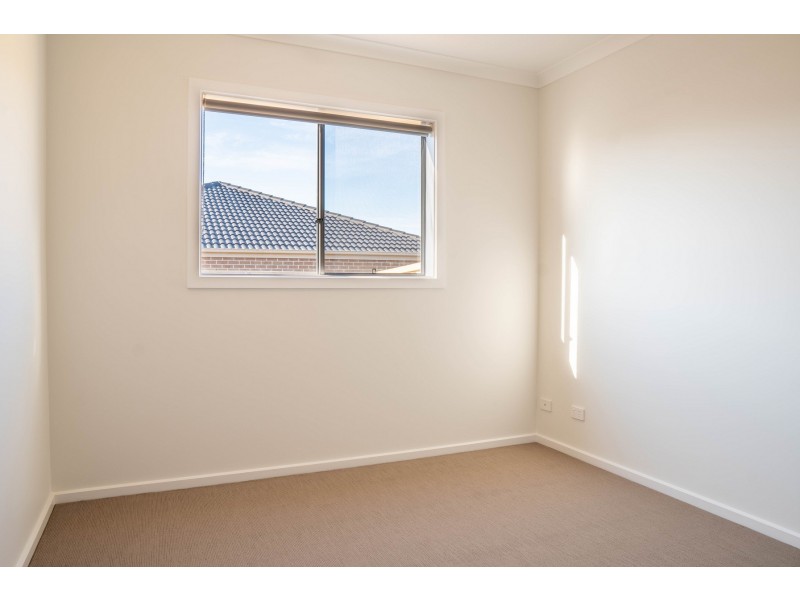 10 Bowler Avenue, Clyde VIC 3978