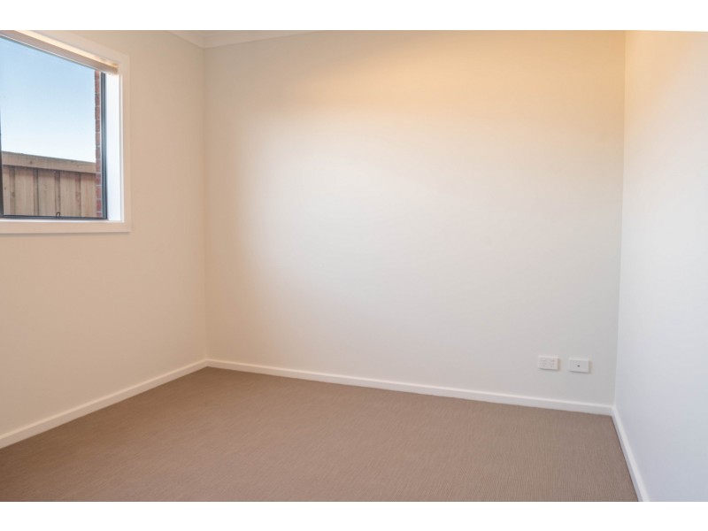 10 Bowler Avenue, Clyde VIC 3978