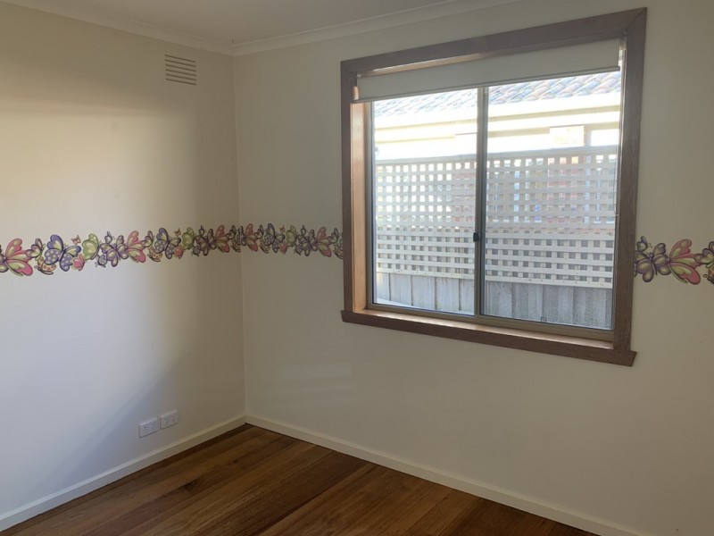 24 Chateau Ave, Narre Warren VIC 3805