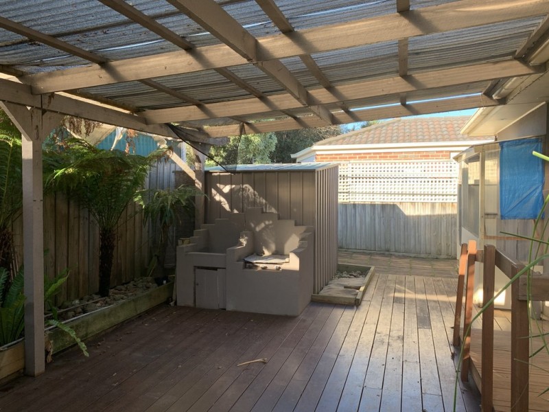 24 Chateau Ave, Narre Warren VIC 3805