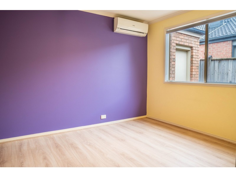 16 Melington Drive, Lyndhurst VIC 3975