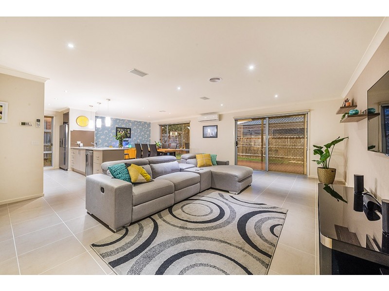 69 Everlasting Boulevard, Cranbourne West VIC 3977