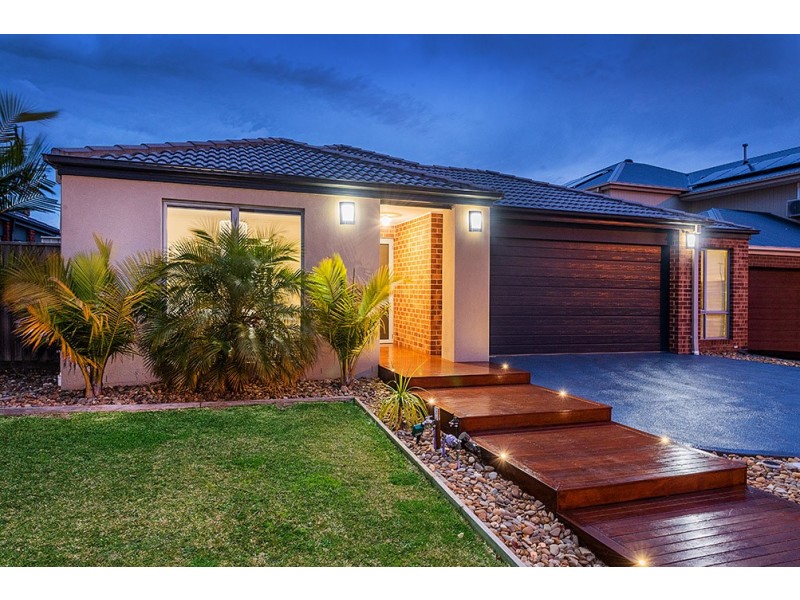 69 Everlasting Boulevard, Cranbourne West VIC 3977