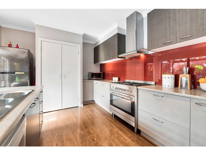 12 Nokota Lane, Clyde North VIC 3978