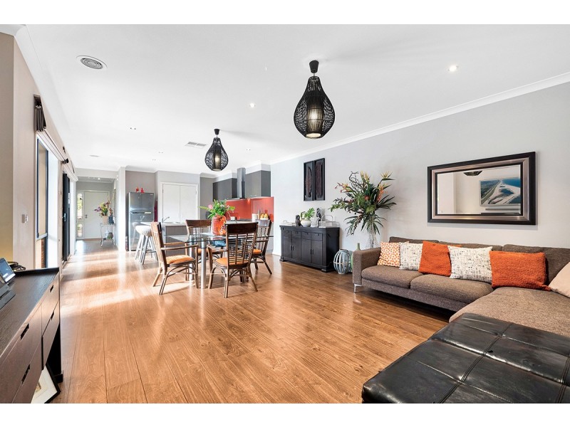 12 Nokota Lane, Clyde North VIC 3978