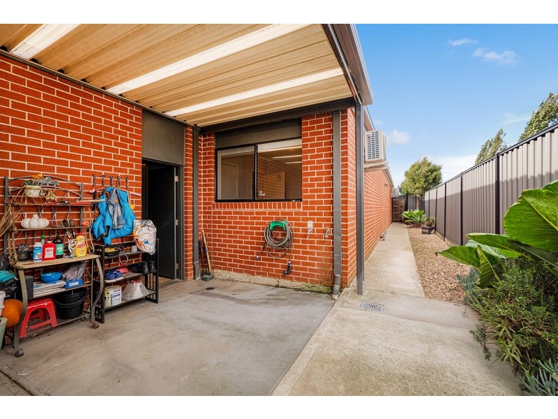 12 Nokota Lane, Clyde North VIC 3978