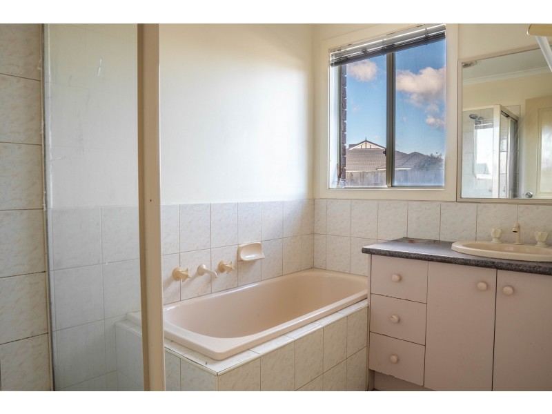 44-46 Josephine Avenue, Cranbourne North VIC 3977