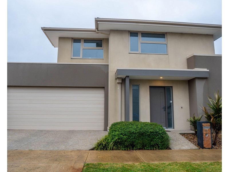 51 Artfield Street, Cranbourne East VIC 3977