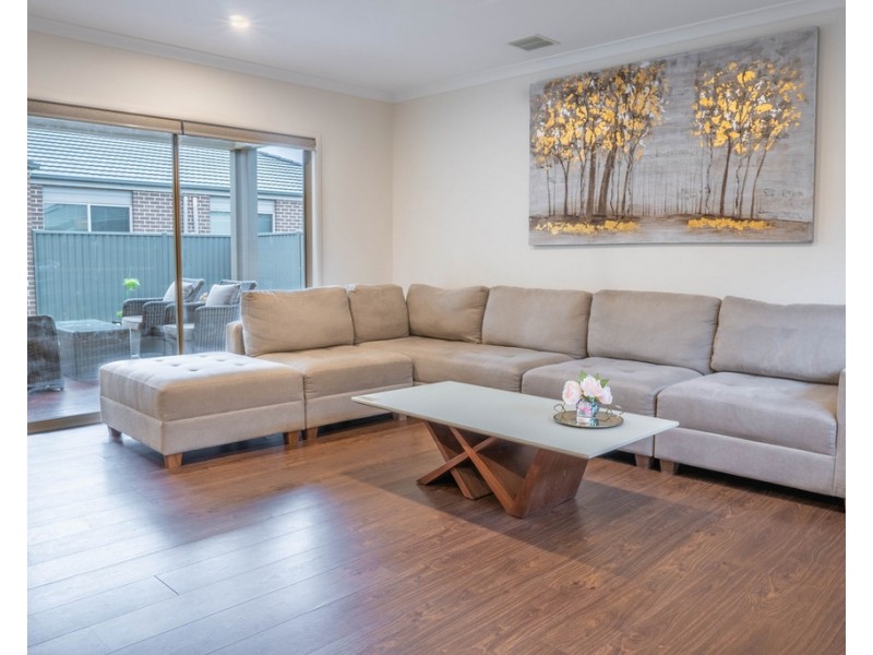 51 Artfield Street, Cranbourne East VIC 3977