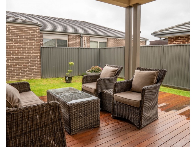 51 Artfield Street, Cranbourne East VIC 3977