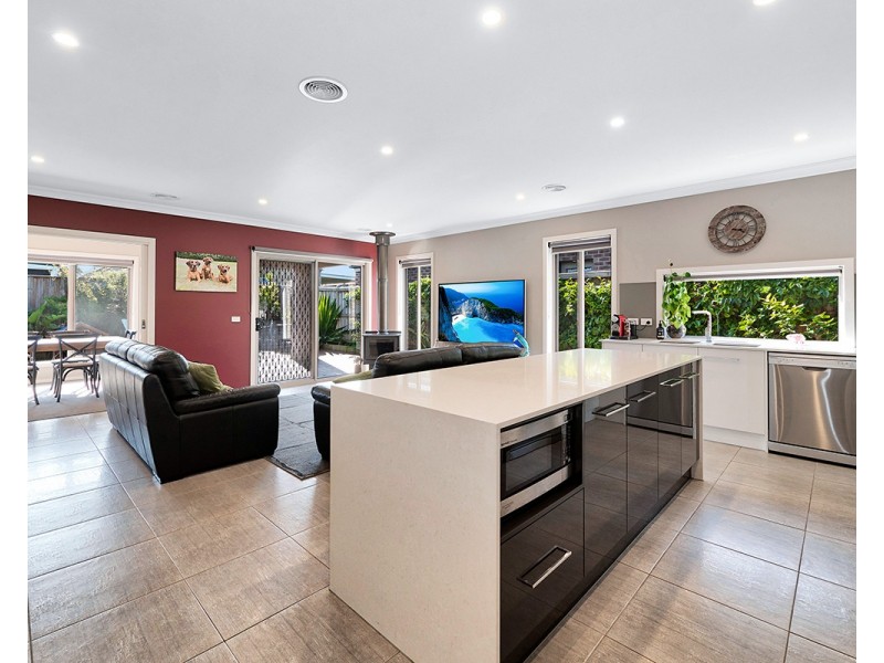 78 Parkhurst Drive, Cranbourne East VIC 3977