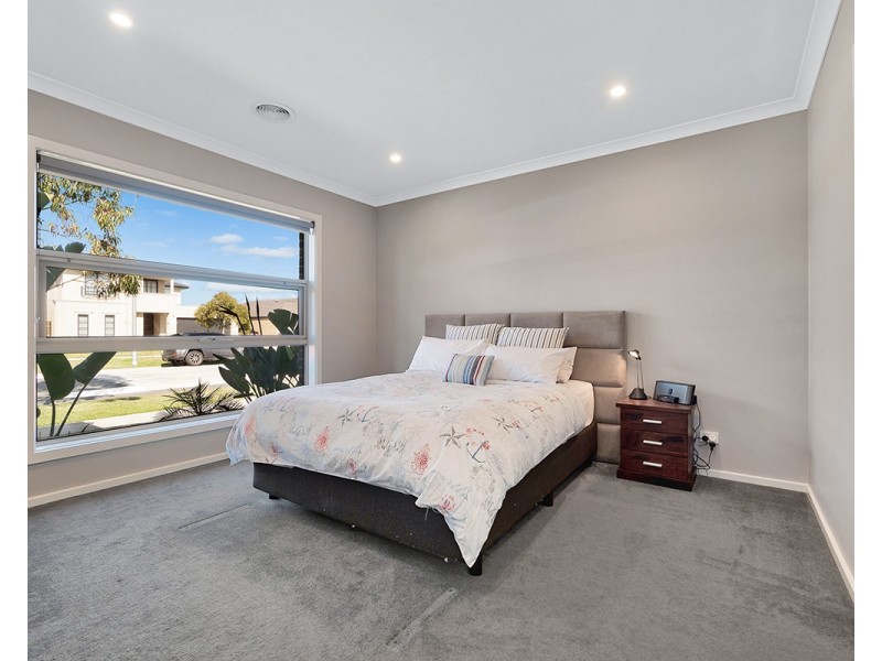 78 Parkhurst Drive, Cranbourne East VIC 3977