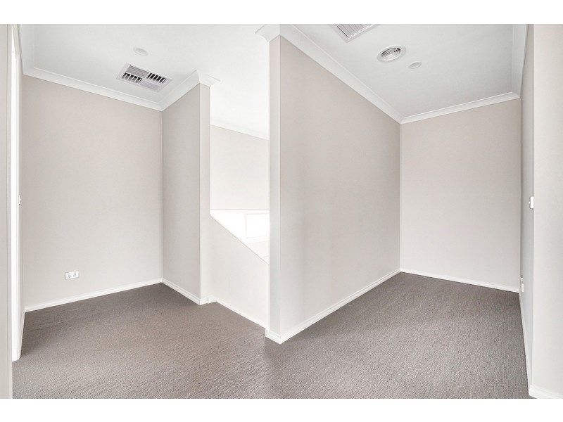 24 Braestar Street, Cranbourne VIC 3977