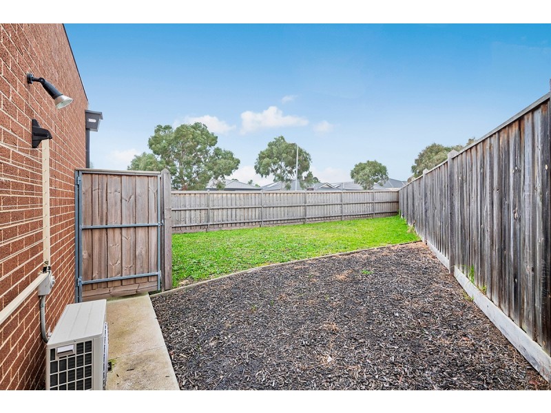 24 Braestar Street, Cranbourne VIC 3977