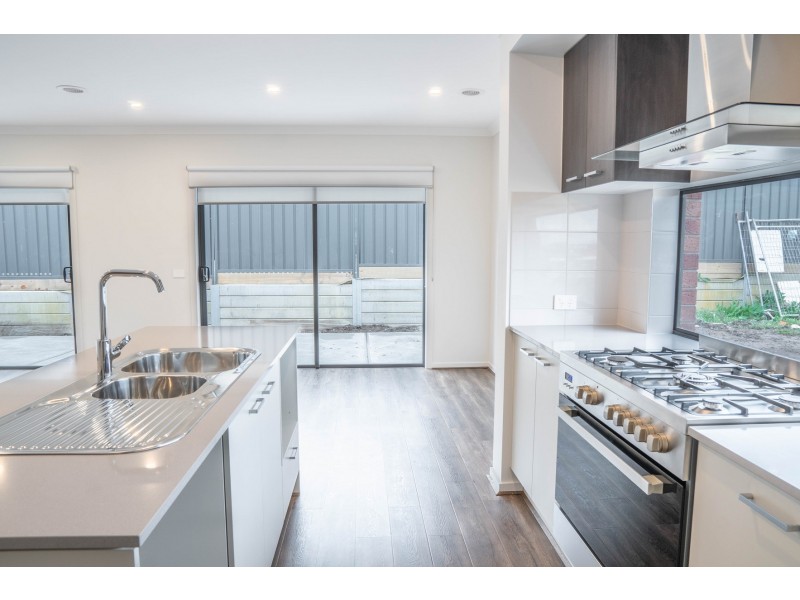 33 Rotary St, Clyde VIC 3978