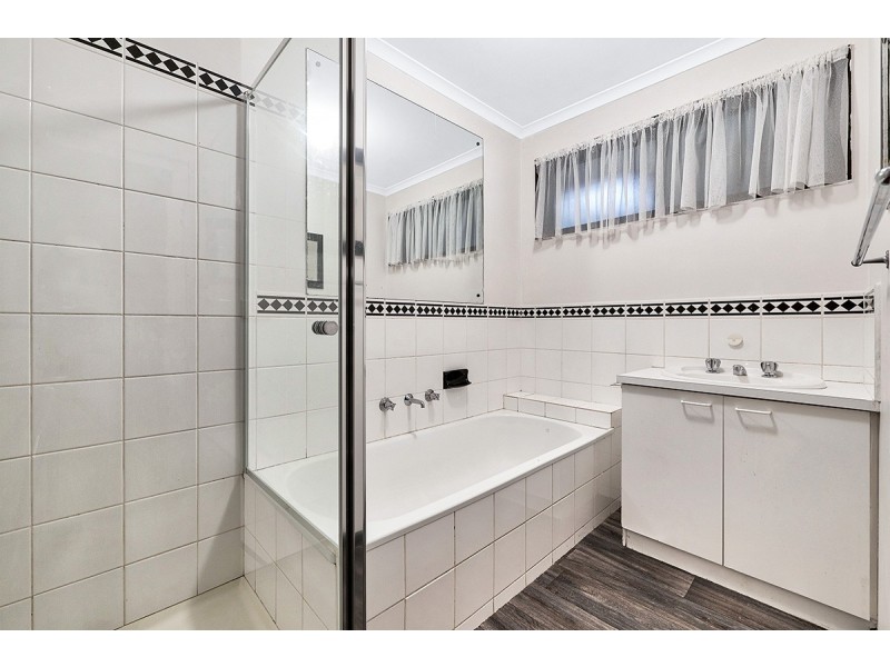 1 Dior Court, Cranbourne West VIC 3977