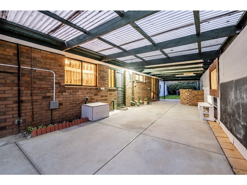 1 Dior Court, Cranbourne West VIC 3977