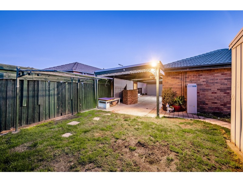 1 Dior Court, Cranbourne West VIC 3977
