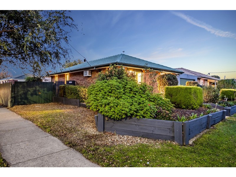 1 Dior Court, Cranbourne West VIC 3977