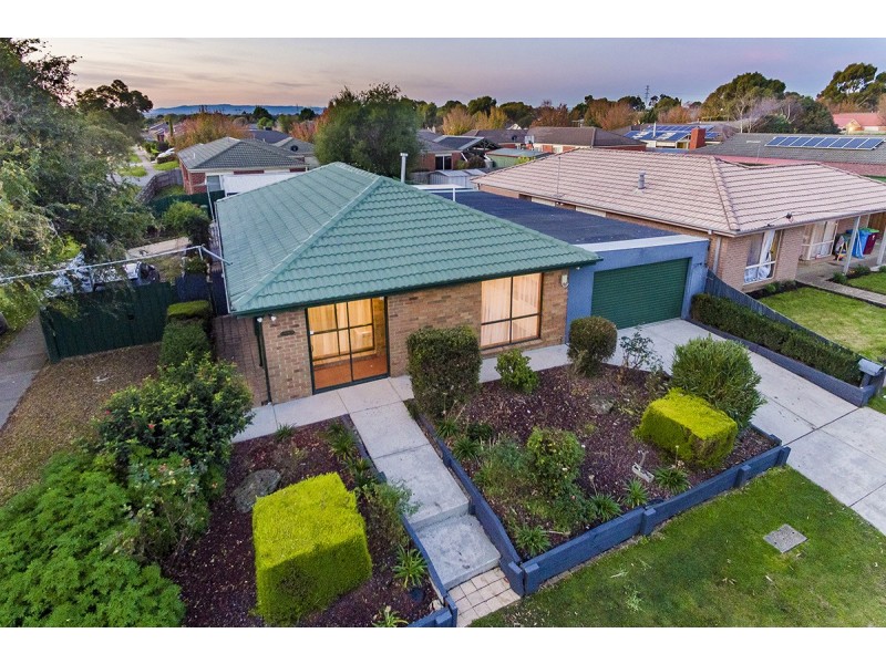 1 Dior Court, Cranbourne West VIC 3977