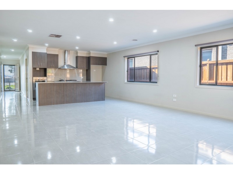 56 City Vista Cct, Cranbourne West VIC 3977