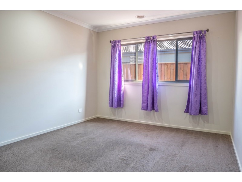 56 City Vista Cct, Cranbourne West VIC 3977
