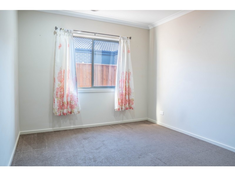 56 City Vista Cct, Cranbourne West VIC 3977