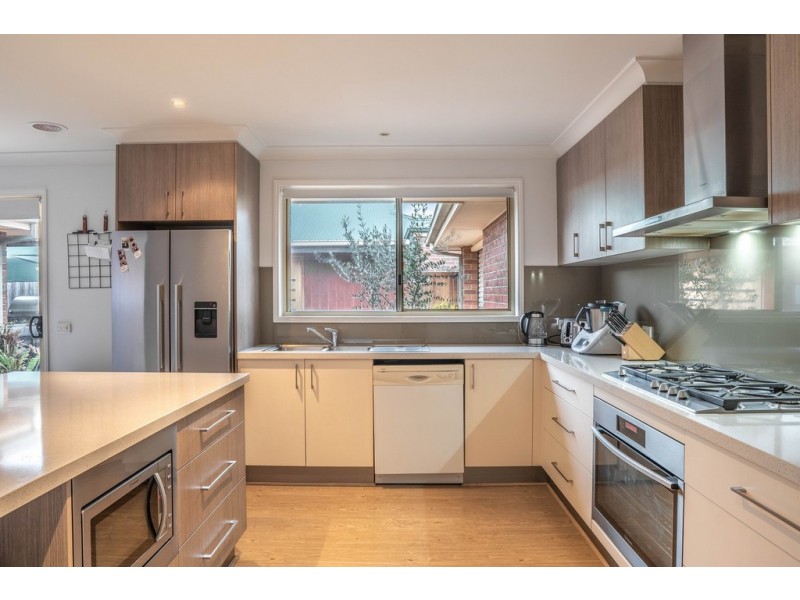 12 Jagger Cct, Cranbourne East VIC 3977