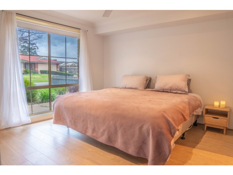 12 Jagger Cct, Cranbourne East VIC 3977